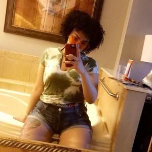 Meet your Posher, Mahalah mae